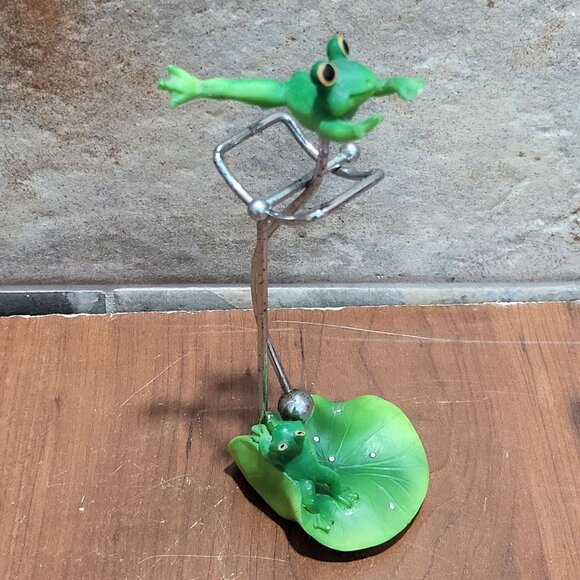 Stress Reliever Pendulum Swinging Frog On Lily Pad Resin - Picture 9 of 11